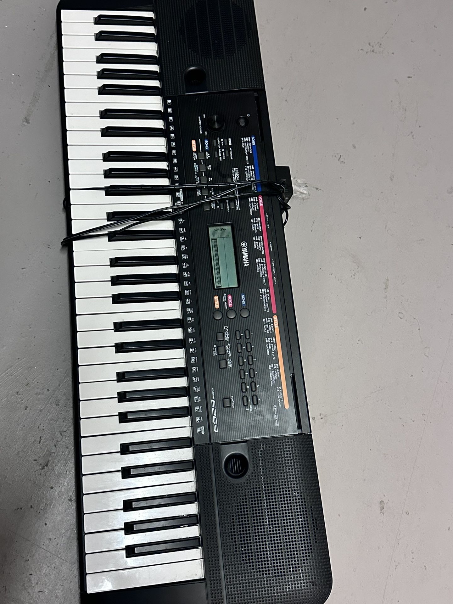Yamaha PSR-E263 61-Keyboard