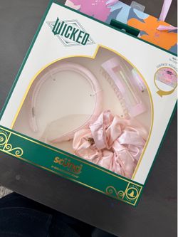 Wicked Glinda Limited Edition Hair Dryer & Accessory Gift Set – NEW