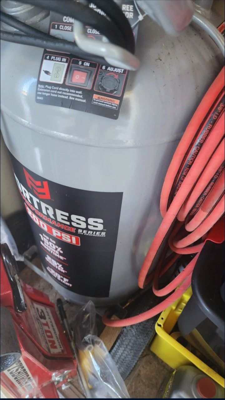 Fortress 27 Gallon Air compressor 