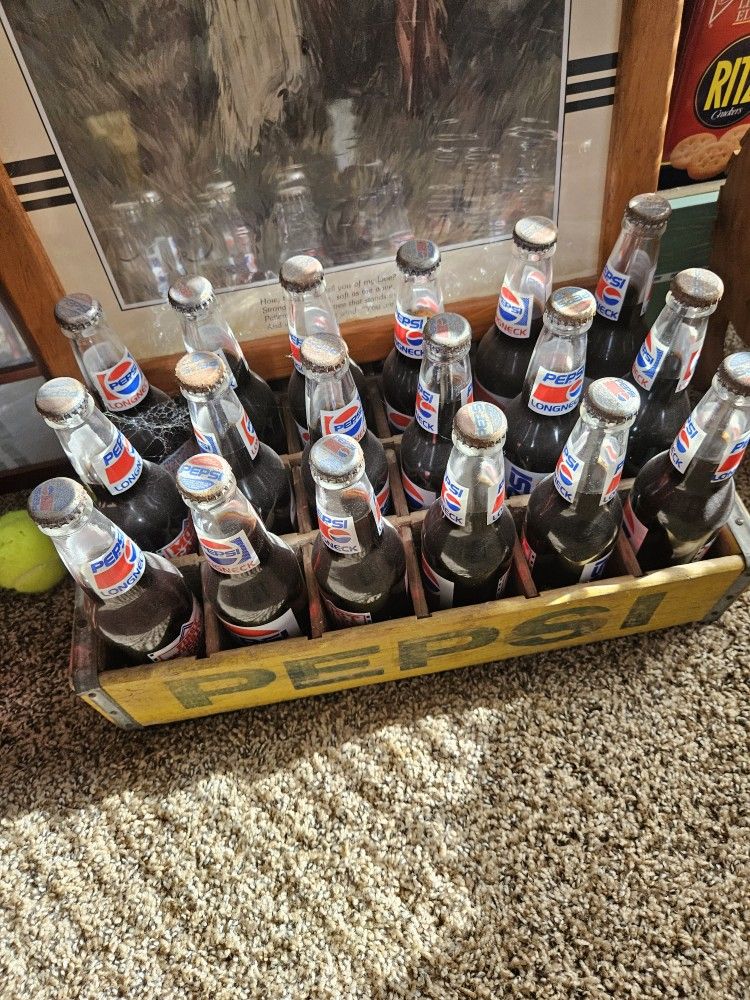 Pepsi Crate With 24 Richard Petty Full Bottles 