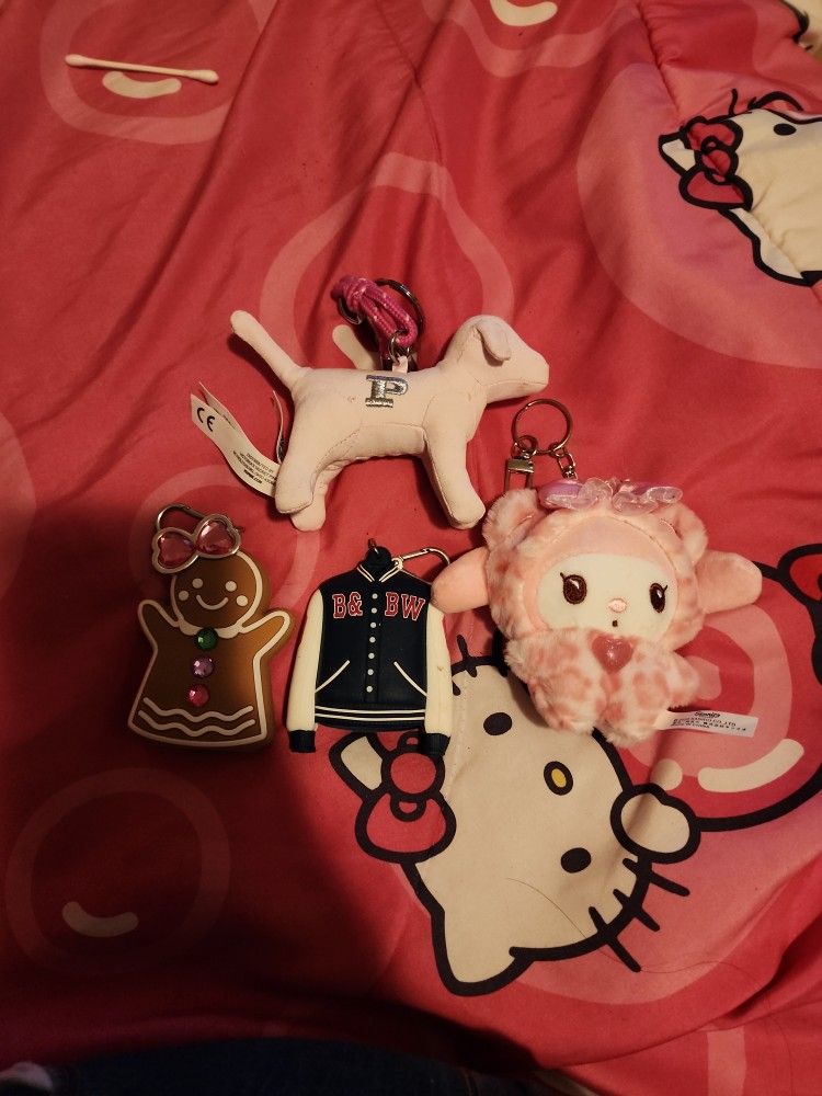 Bag clips and pink keychain