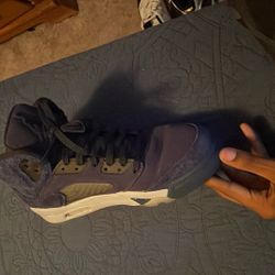 midnight blue jordan 5s size 9/9.5