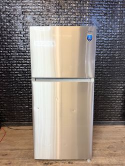 MIDEA REFRIGERATOR w/WARRANTY! R3675A