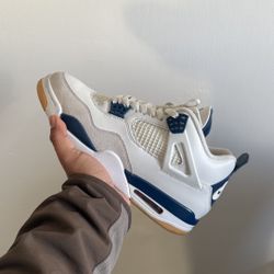 Jordan 4 SB NAVY