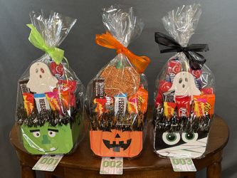 Halloween Candy Gift Boxes & Pails!
