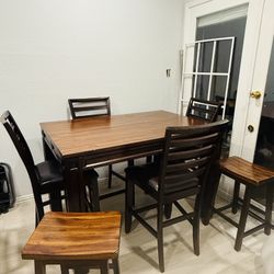 Dining room set seats 6 -  Solid Wood - Extendable