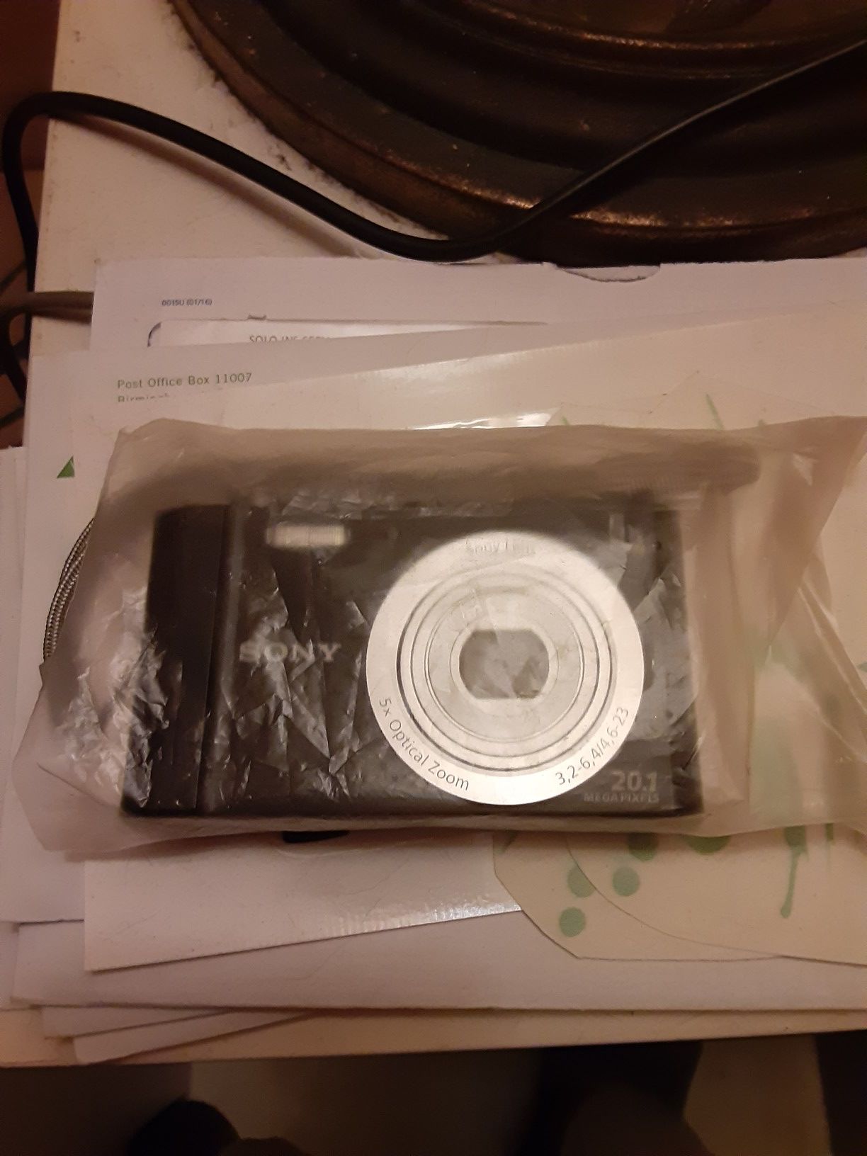Sony Cyber-shot 5x optical zoom 20.1 megapixels digital camera
