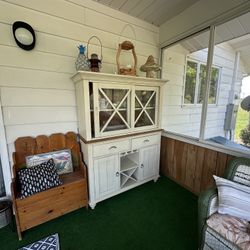 Kitchen hutch