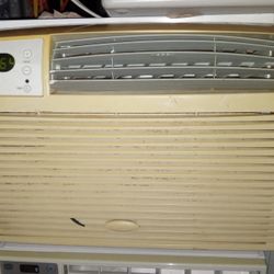 6000 BTU WINDOW AC WORKS PERFECT 