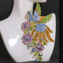 Colorful Peacock Brooch With Sparkling Rhinestones 