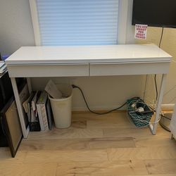 IKEA Besta Burs White High Gloss Desk