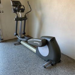 Life Fitness x9i Elliptical Crosstrainer - Grey