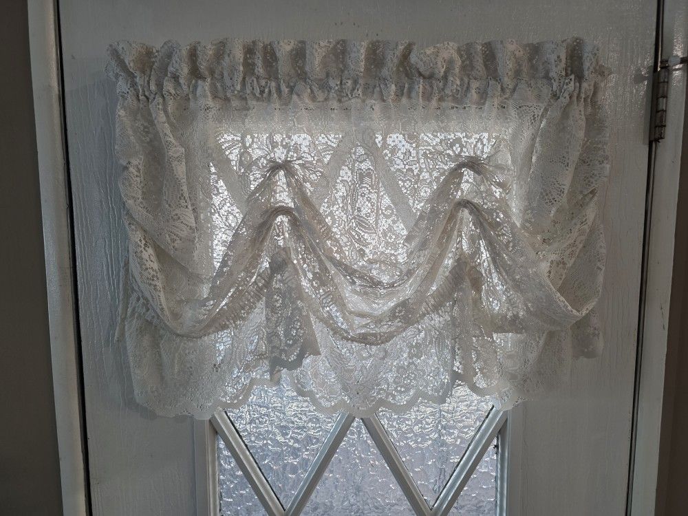 Crochet Vintage Curtains 