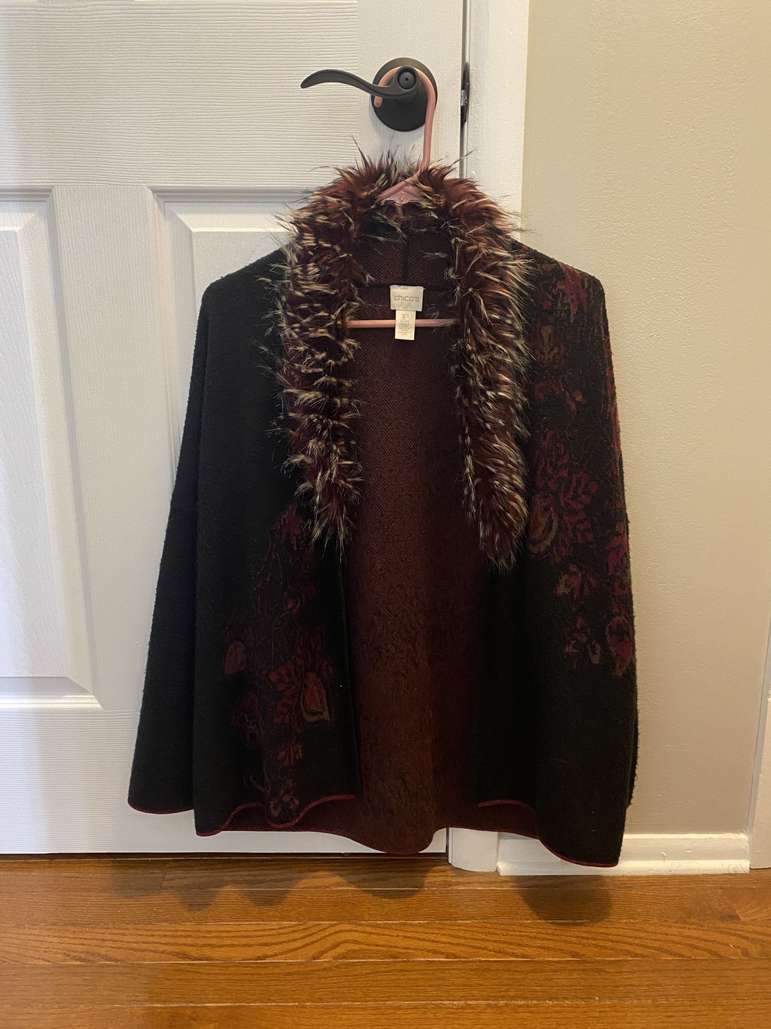 Women’s Sweater Black Brown Burgundy Chico’s Size 1 Petite Detachable Collar