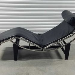 Black Leather Corbusier Chaise Lounge Chair