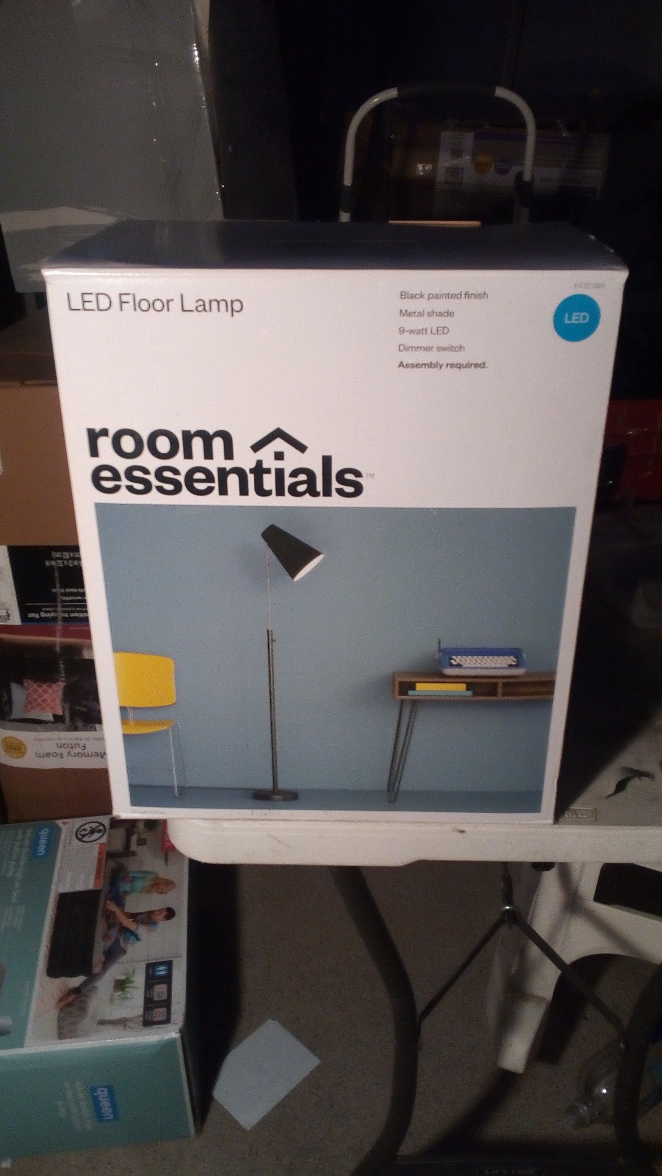 Room essential- floor lamp