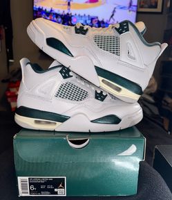 Jordan 4”Oxidized Green” Size 6Y/7.5W