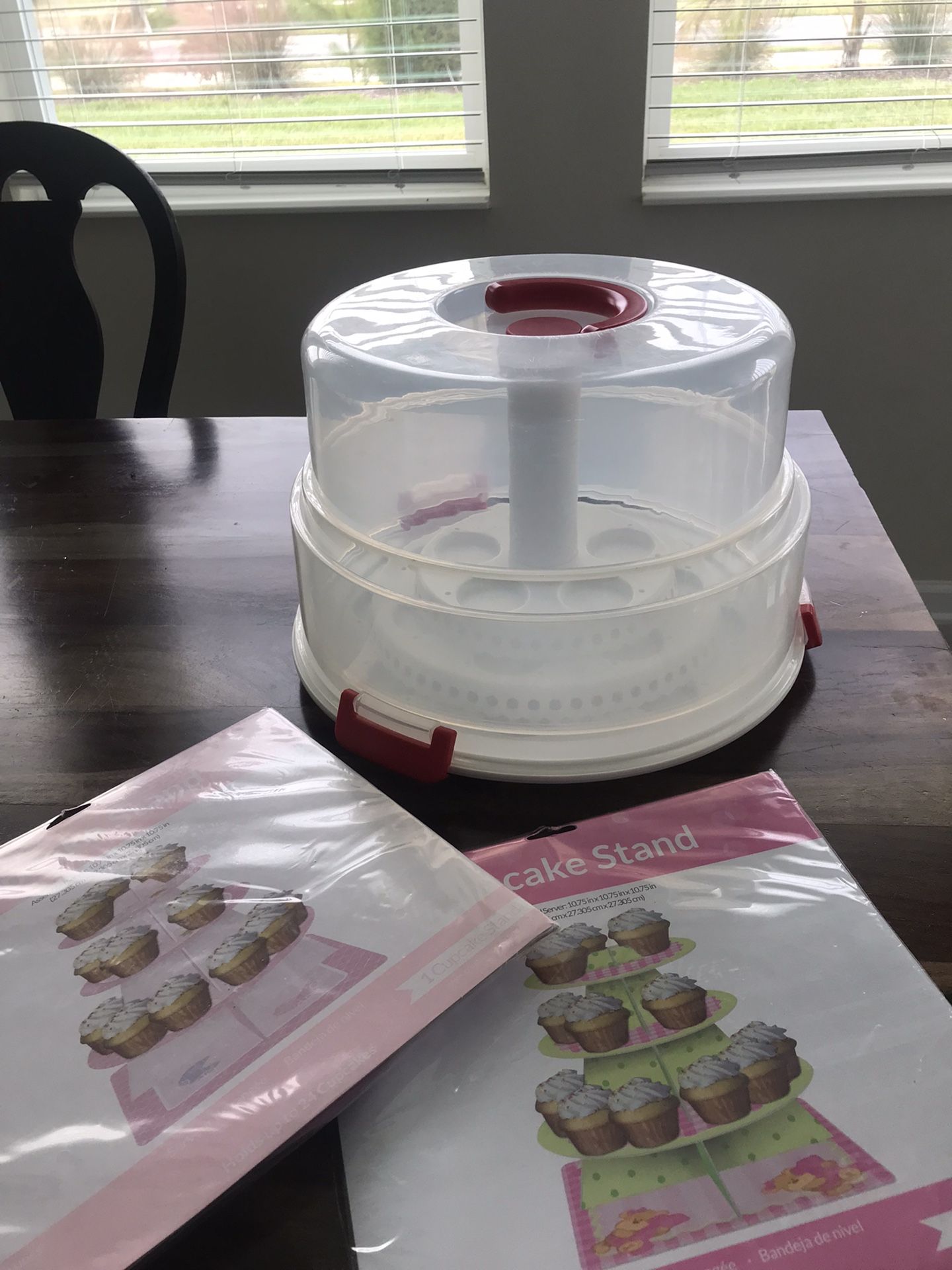 Cupcake stand for Sale in Champions Gt, FL OfferUp