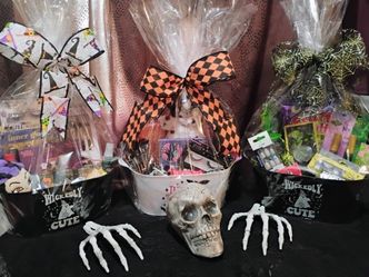 Women Halloween spooky baskets