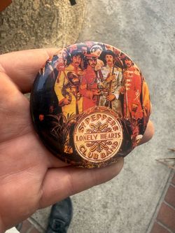 Beatles Sgt. Pepper's Lonely Hearts Club Band Pin Button