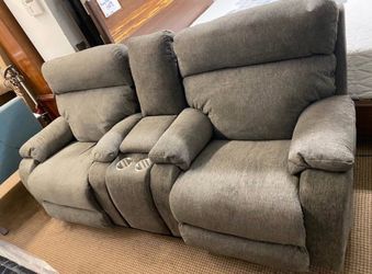 COZY LIFT AND MASSAGE POWER RECLINING LOVESEAT WITH CONSOLE
