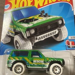 2024 Hot Wheels Nissan Patrol Custom First Response 5/10 MOUNTAIN RESCUE F Case