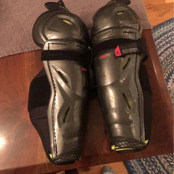 Shin Pads “12 Jr Bauer 3X Pro