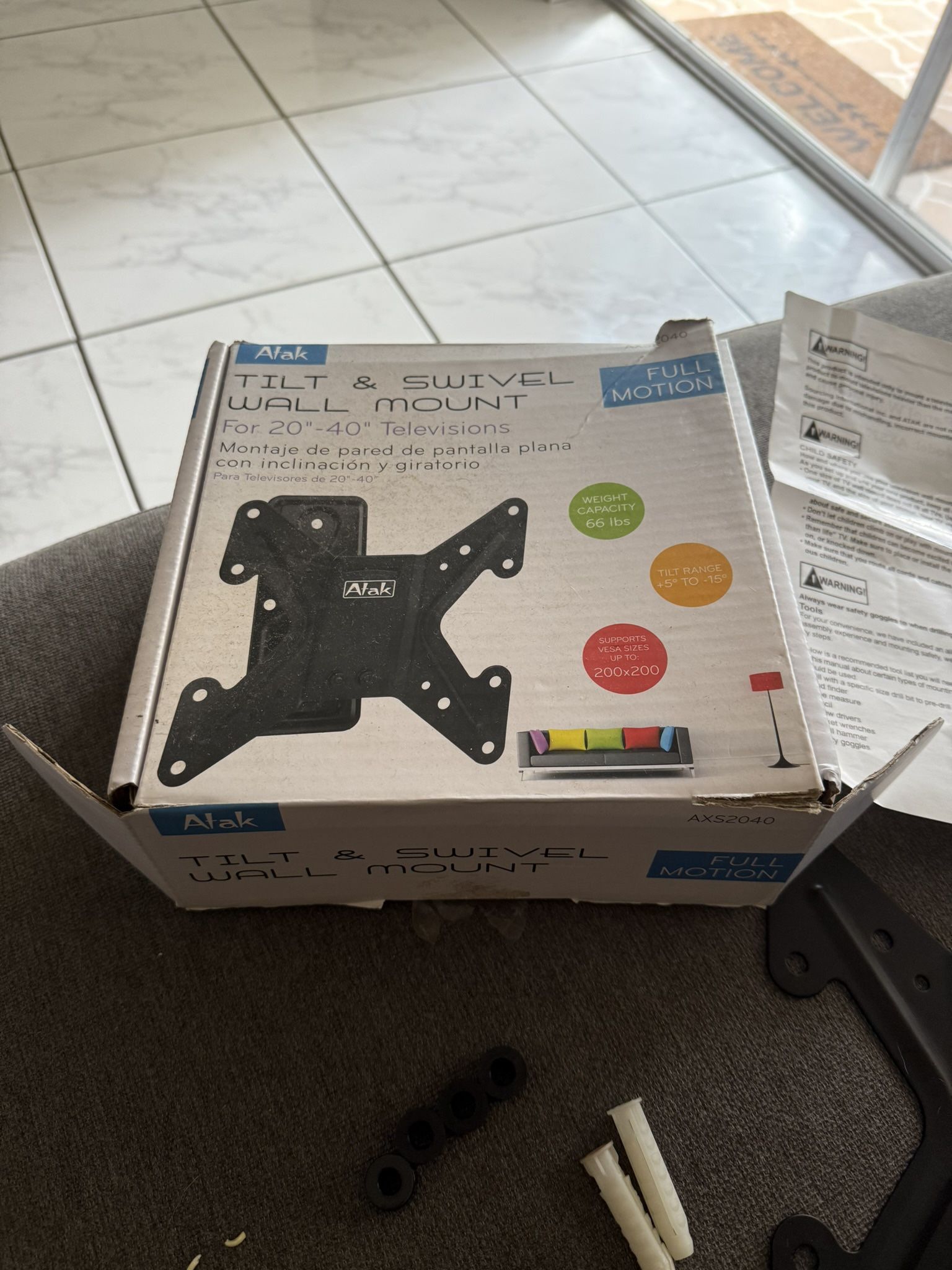 Alak Tilt And Swivel Tv Mount