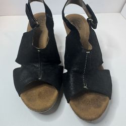 Clarks Natural 'Helio'Black Wedge Sandals Size 7.5M 