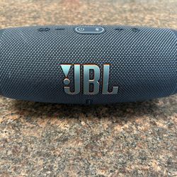 JBL Charge 5 