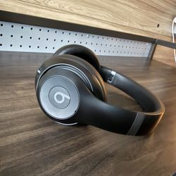 Beats Studio Pro Black