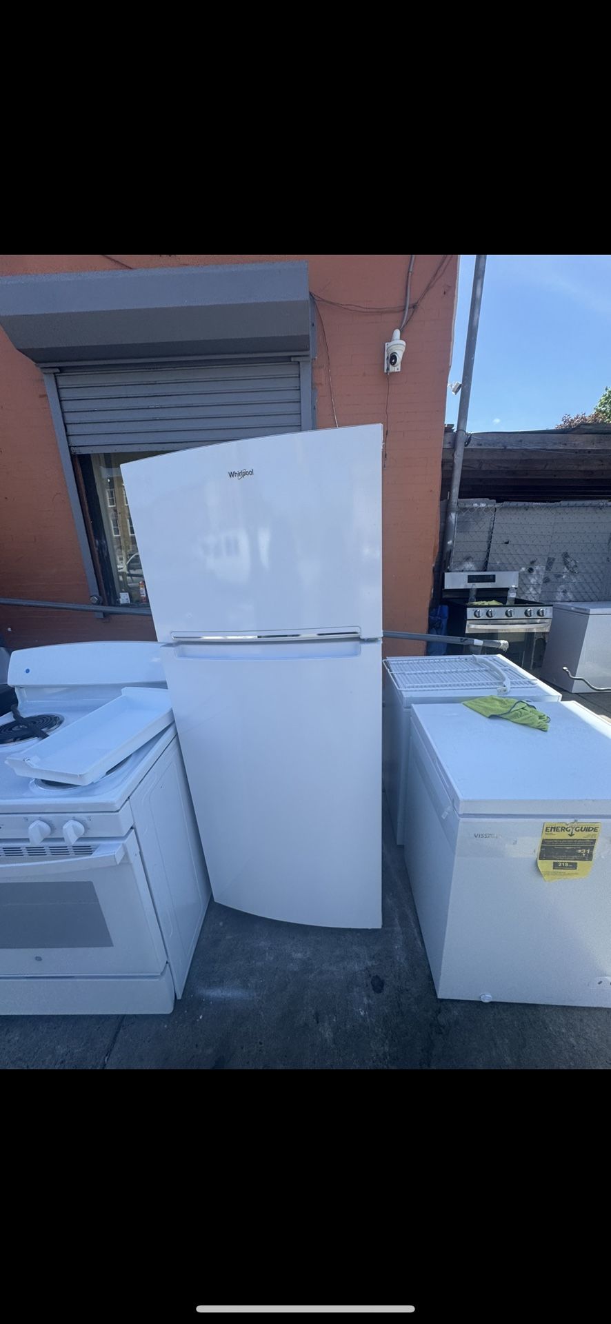 6ft+ NEW WHITE WHIRLPOOL FRIDGE