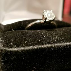 Nice 3/4 Carat solitaire to show her how special she is. Financing available. Make An Offer, Any Offer Considered.