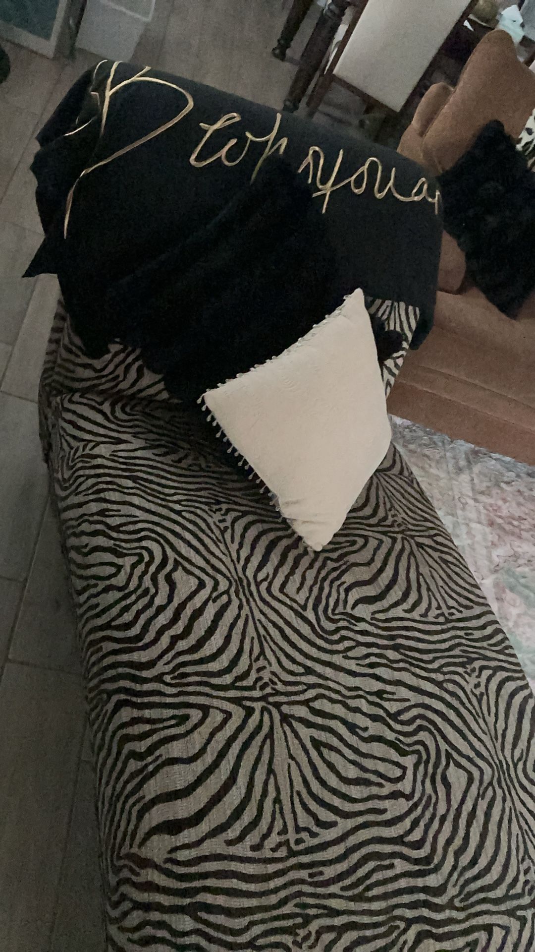 Prodigy Expresso/Brown Zebra Chaise Lounge Beautiful Wooden Feet.