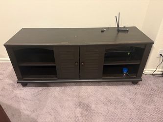 TV stand (media console)