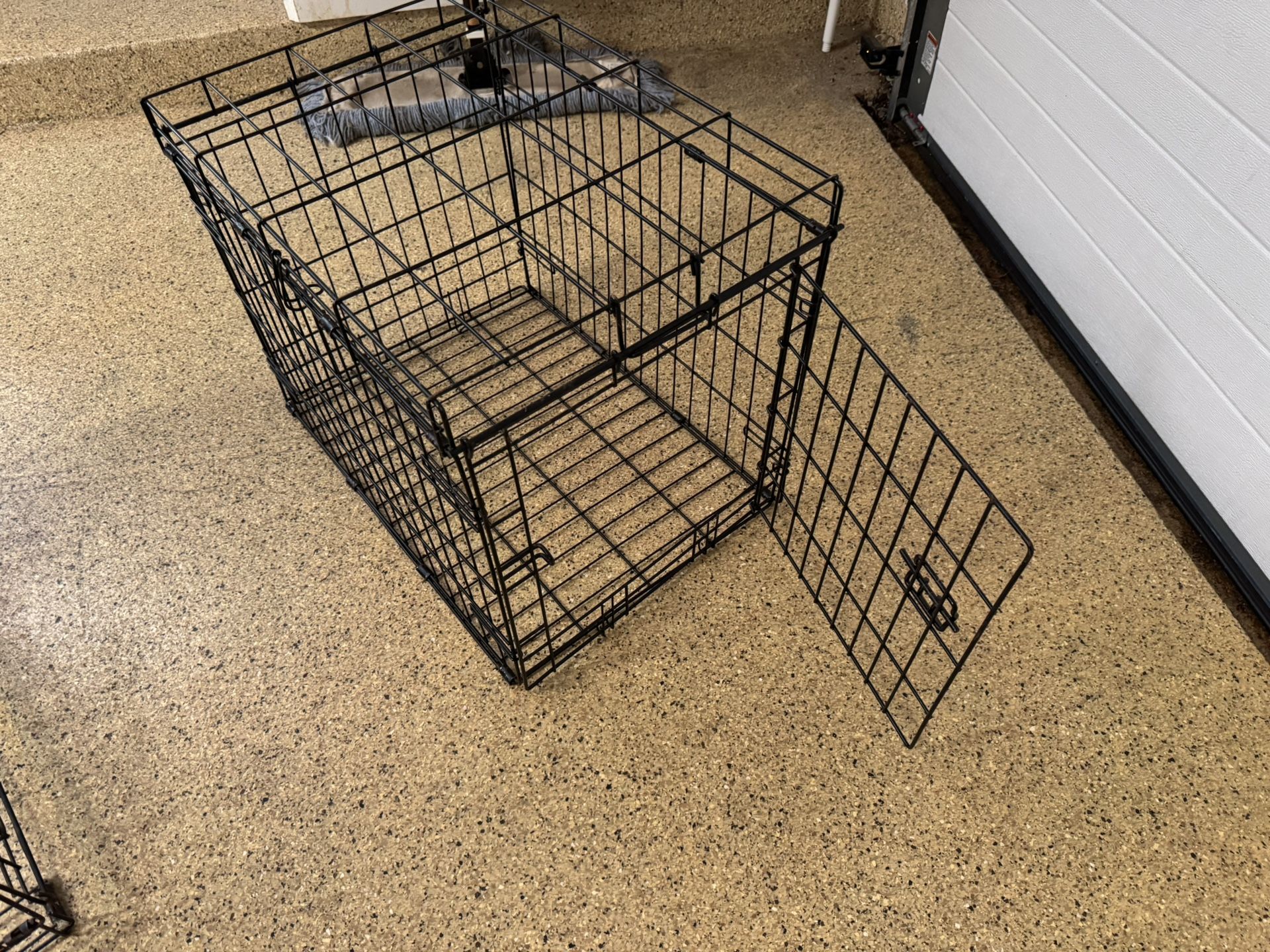 Wire Pet Kennel Dog Crate 24” Long X 17” Wide X 20” High
