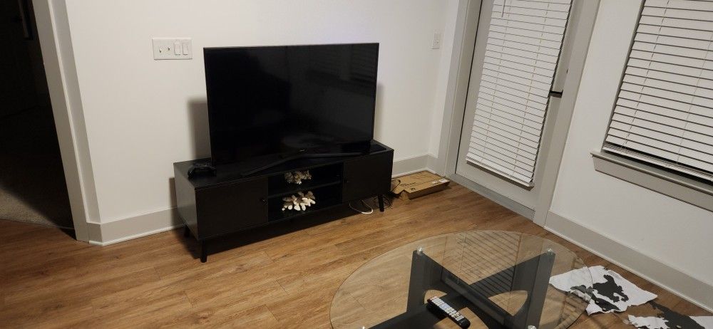 TV Stand Holds Up To 65"