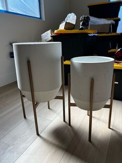 Set of 2 White Planters with Gold Metal Stands