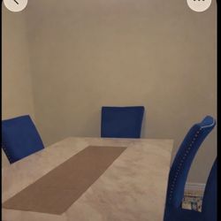 Dinning Table With 6 Chairs 