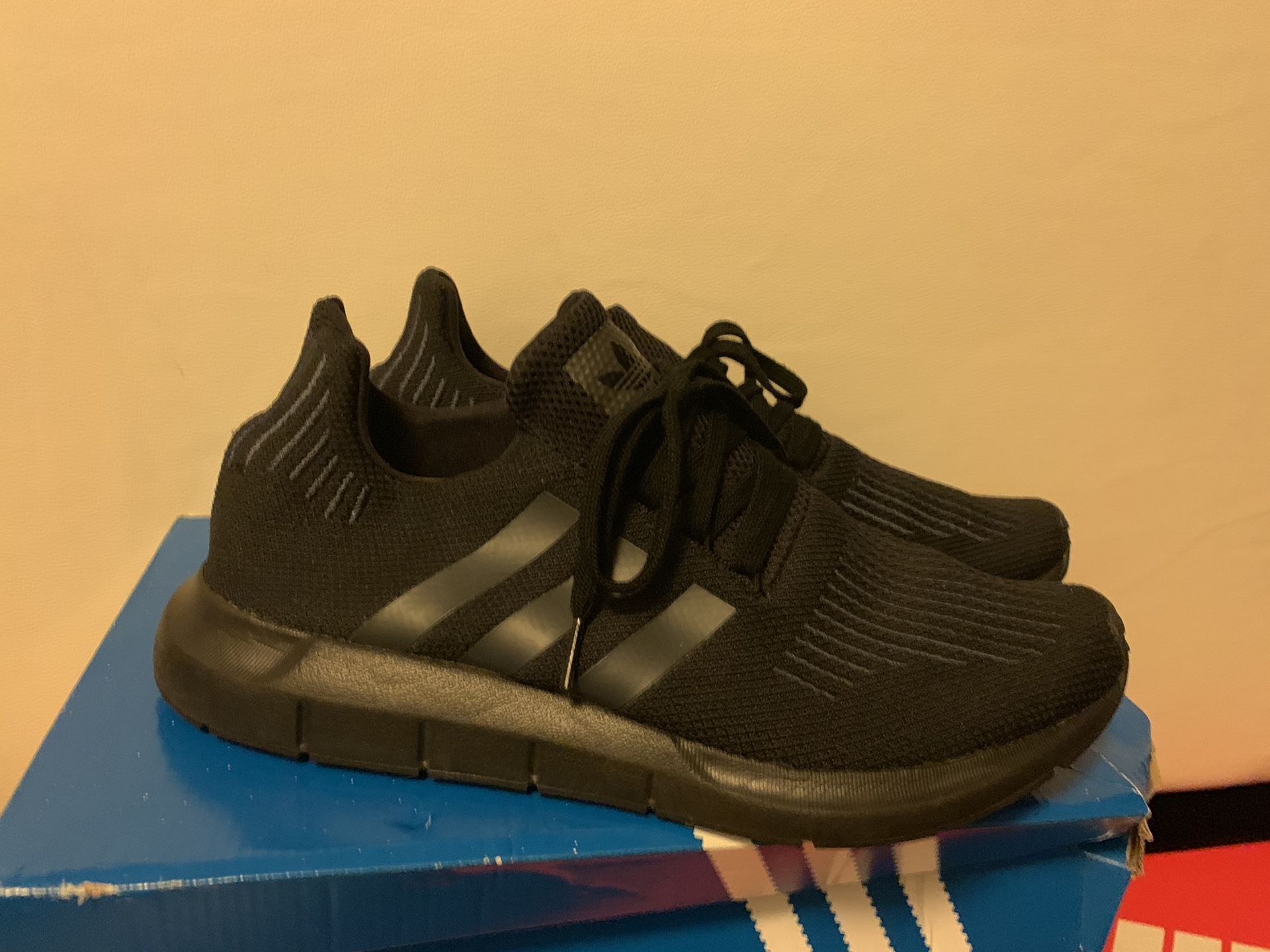 Men’s Adidas size 11