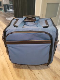 Roller travel/scrapbooking/craft bag