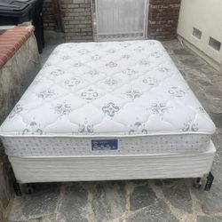Serta Full Bed Box Spring Frame - Used