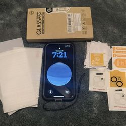 iPhone 14 Plus w/ Lots Of Accessories 