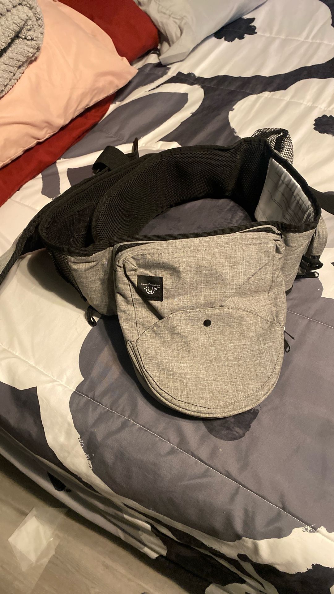 HIP SEAT BABY CARRIER