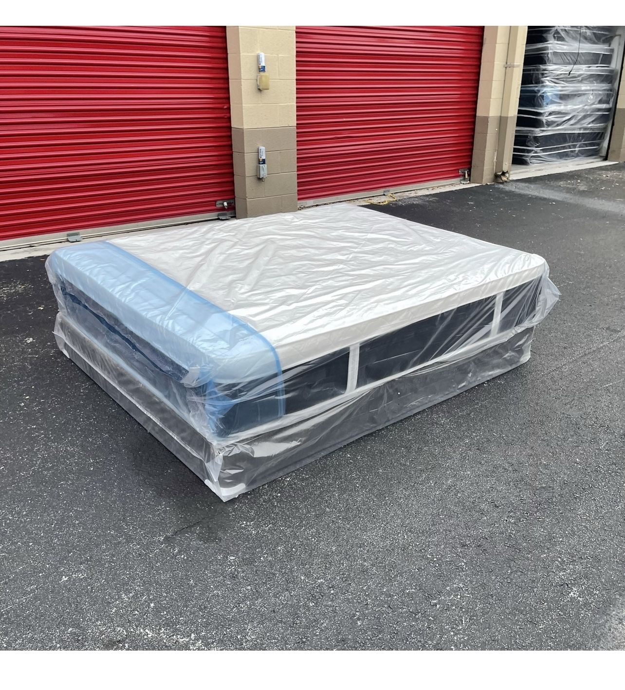 NEW Mattress Queen Size Plush Pillowtop With Box Spring // Offer 🚚