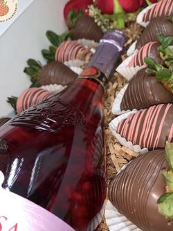 🍓🍫🍷🌹