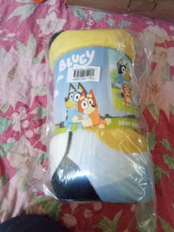 Bluey silky soft throw