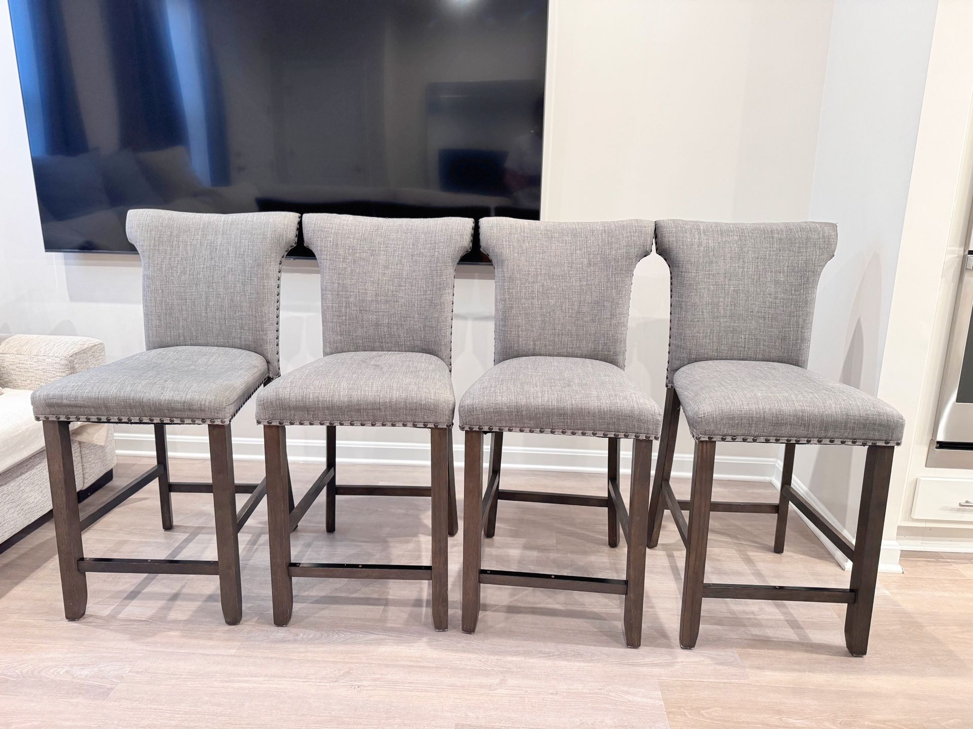 Set of 4 Lightly Used Island Chairs – Great Condition!