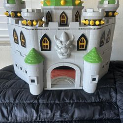 World of Nintendo Super Mario Deluxe Bowser's Castle Playset.