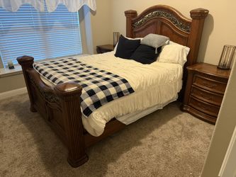 Solid Wood Bedroom Set - 4 Pc Queen (Includes bed frame, nightstands, and dresser with granite top)
